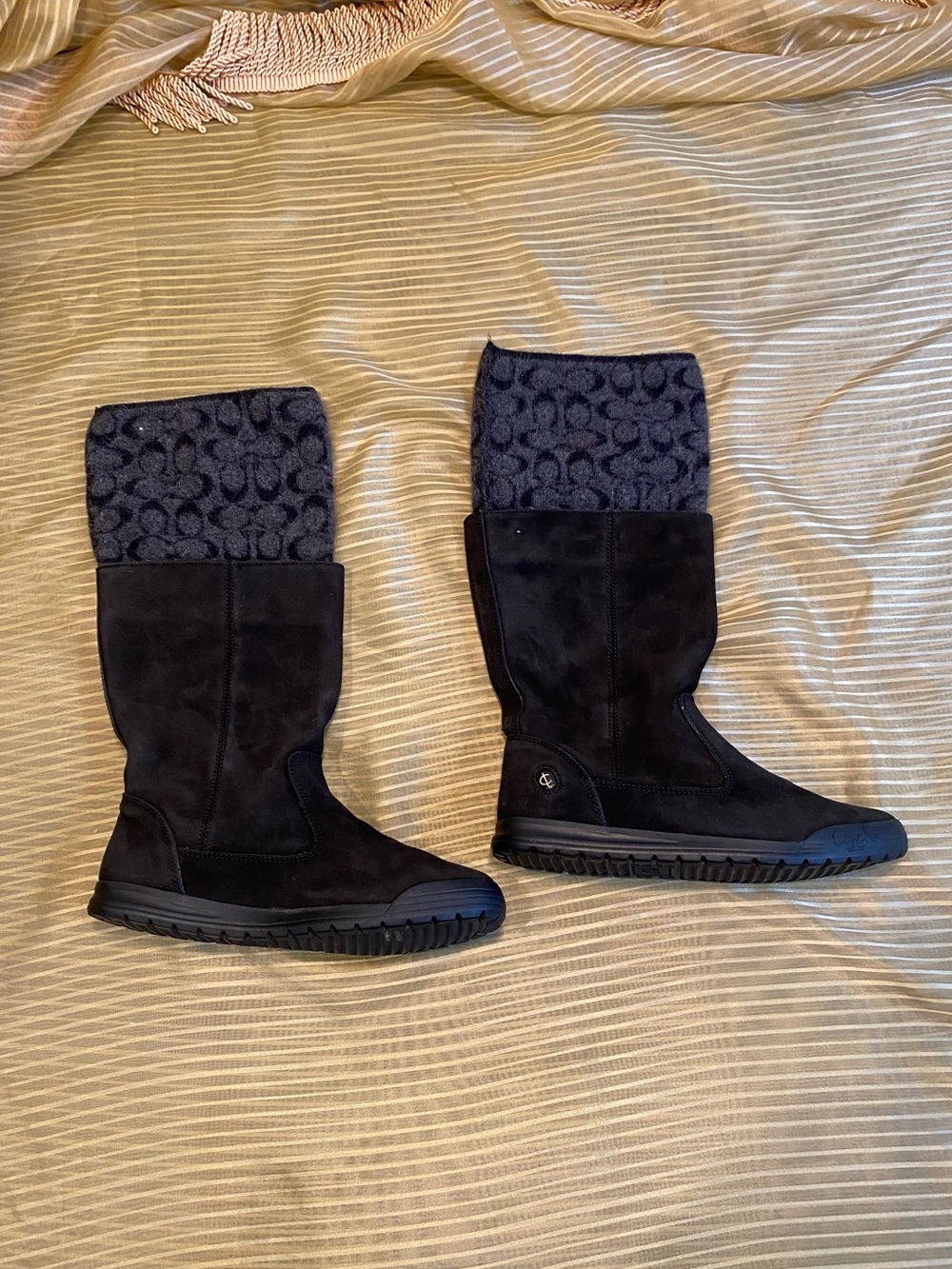 COACH Black leather Women's Boots with Patterned Wool Knit Cuff, size 8 - Picture 3 of 16